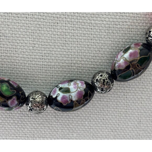 Pink & Black Beaded Necklace With Floral Cloisonné Beads & Silver Accents 14" Le - Picture 4 of 7